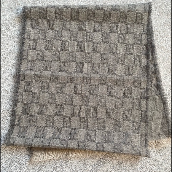 Preloved Used Authentic FENDI SCARF - Picture 12 of 16